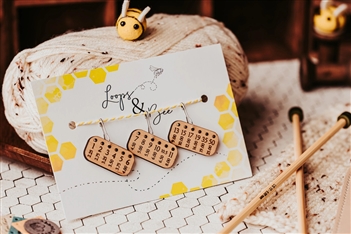 Loops & Bee Knitting Needle Minder Stitch Markers
