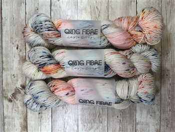 Dashing Fingering Soft Grey