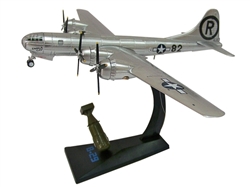 USAAF Boeing B-29 Superfortress Heavy Bomber - Enola Gay, 509th Composite Group, Hiroshima, Japan, August 6th, 1945 [Bonus 1:60 Scale "Little Boy" Atomic Bomb]