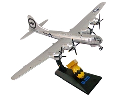 USAAF Boeing "Silverplate" B-29 Superfortress Heavy Bomber - "Bockscar", 509th Composite Group, Hiroshima, Japan, August 6th, 1945 [Bonus 1:72 Scale "Fat Man" Atomic Bomb]