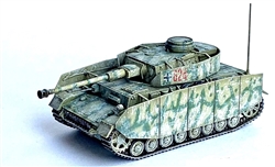 Dragon Cyber Hobby German Mid Production Sd. Kfz. 161 PzKpfw IV Ausf. H Medium Tank with Schurzen Side Skirts - "Red 624", 3.Panzer Division, Ukraine, Winter 1943 [Snowy Exterior]