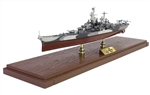 US Navy Iowa Class Battleship - USS Missouri (BB-63), Measure 32, Design 22D Camouflage, Pacific Theatre of Operations, 1944 [Full Hull Version] (1:700 Scale)