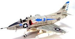 US Navy McDonnell Douglas A-4B Skyhawk Attack Aircraft - Cdr. L. W. Baldwin VA-106 Gladiator, USS Essex (CV-9)