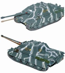 German Late Version Sd. Kfz. 173 Jagdpanther Ausf. G2 Heavy Tank Destroyer in Winter Camouflage