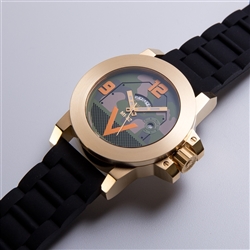 Morpheus M1A2 Tank Watch is a great gift for military veterans, gun enthusiasts, police & more! The M1 Abrams armored battle vehicle is used by the US Army, Marine Corps, Navy and other armed forces. Swiss Ronda movement, camouflage dial & 18K Gold case