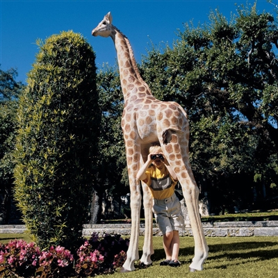 mombasa the friendly garden giraffe statue