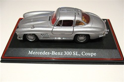 Mercedes Gullwing 1:43 Diecast Model - Silver Color