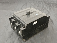 E3030 (R) CUTLER HAMMER CIRCUIT BREAKER