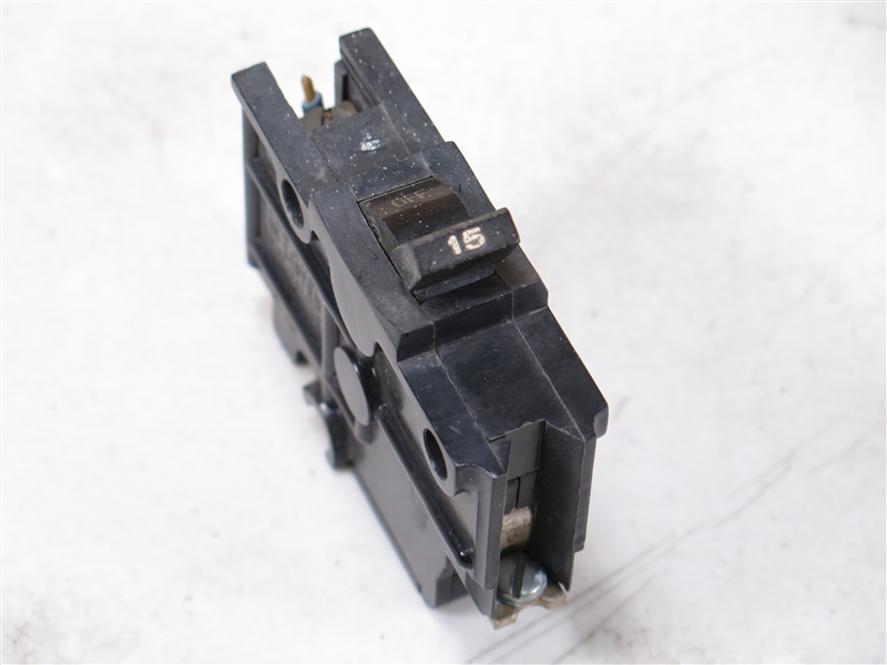 NB111015 (R) FPE FEDERAL PACIFIC CIRCUIT BREAKER