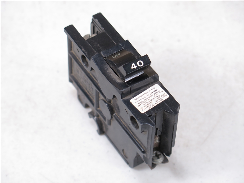 NB111040 (R) FPE CIRCUIT BREAKER