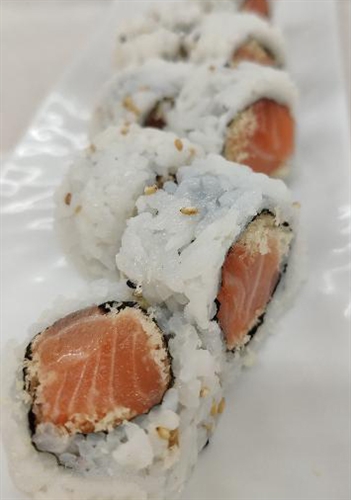 TK Sushi Spicy Salmon Roll