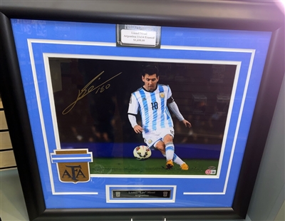 Lionel Messi signed & framed 12x16