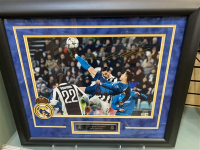 Cristiano Ronaldo Signed & Framed 12x16