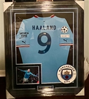 ERLING HAALAND SIGNED & FRAMED MAN. CITY JERSEY