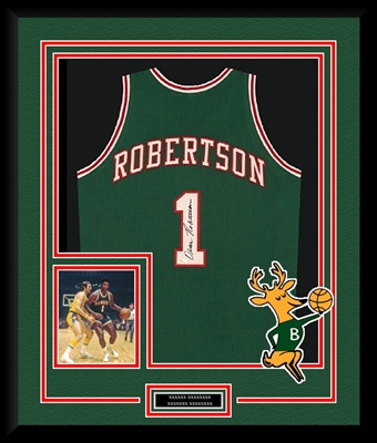 OSCAR ROBERTSON SIGNED & FRAMED JERSEY