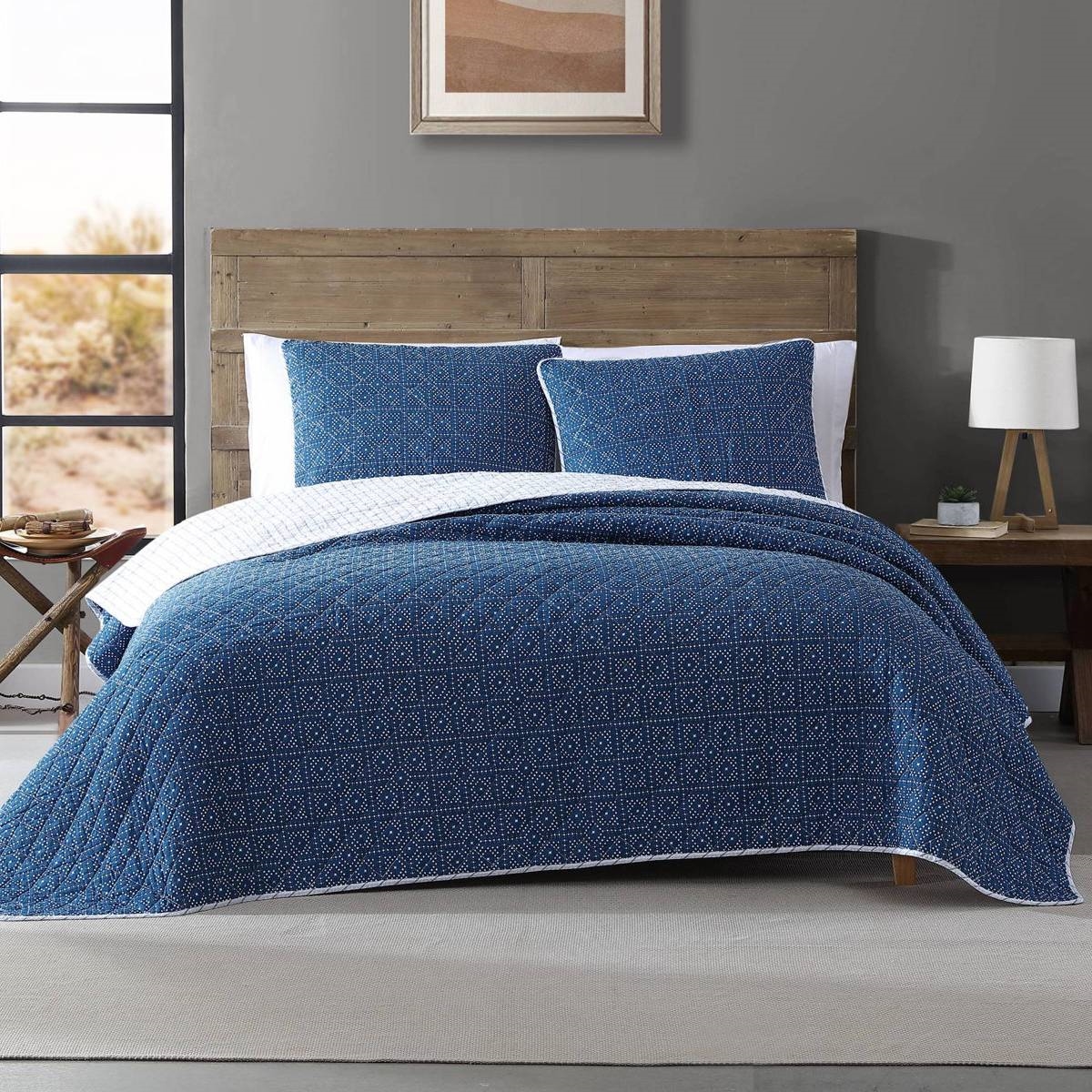 Full Queen Blue White Dots and Stripes 100-Percent Cotton Reversible Quilt  Set | FastFurnishings.com