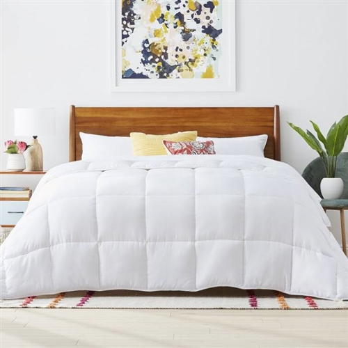 Full Size All Seasons Plush White Polyester Down Alternative Comforter