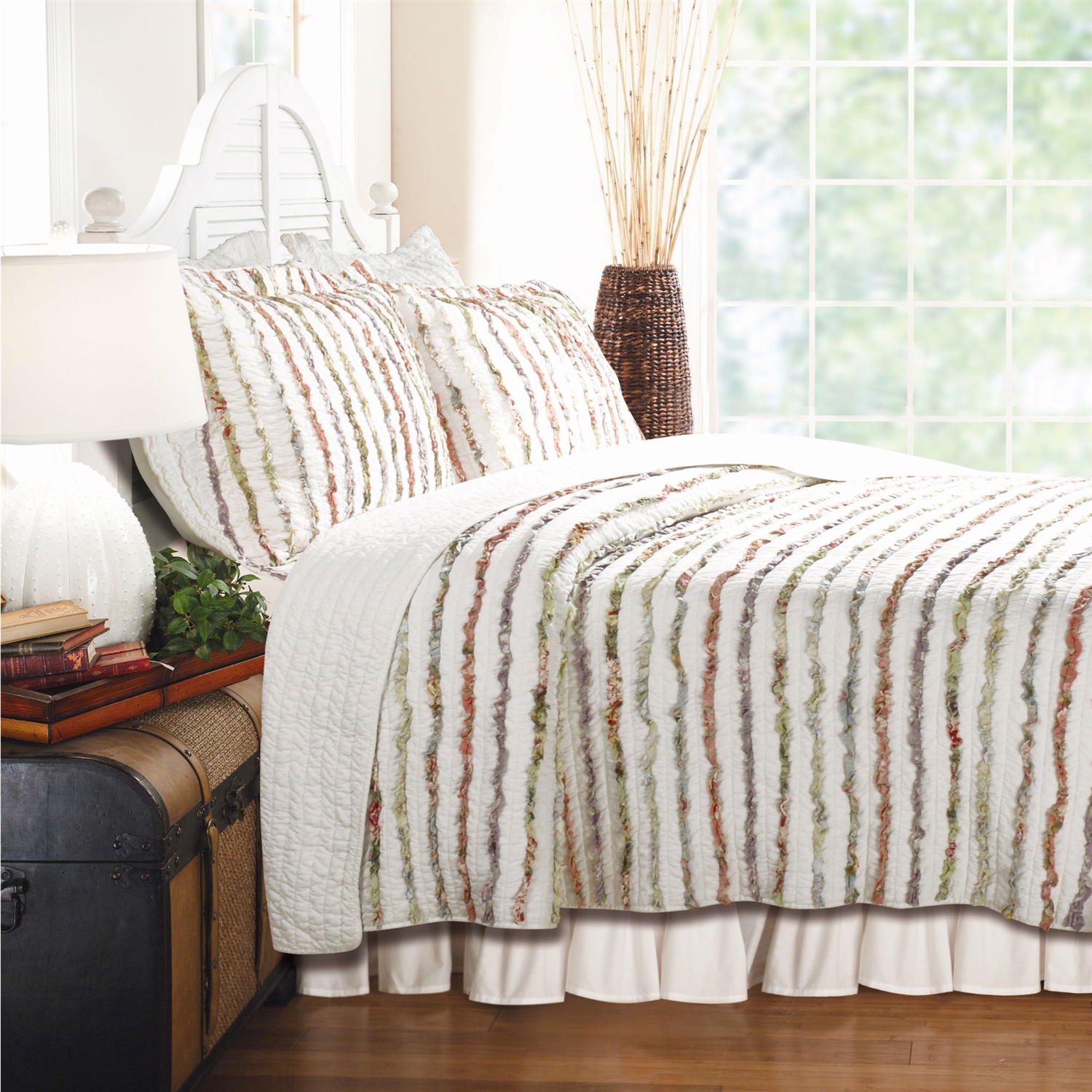 Twin size 100% Cotton Ruffle Stripes Quilt Set - Machine Washable |  FastFurnishings.com