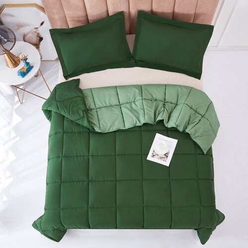 Twin/Twin XL Traditional Microfiber Reversible 3 Piece Comforter Set in Green
