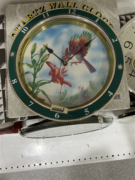 Home and Office Round Polished Gold Hummingbird Quartz Analog Wall Clock