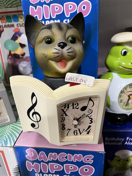 Home and Office Vintage Style Plastic Music Cat Eleco Quartz Analog Alarm Clock