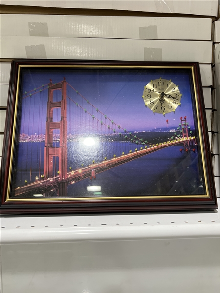 LED Lighting Analog Clock with a Picture of the San Francisco Golden Gate Bridge