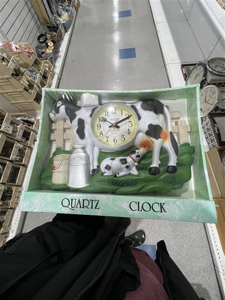 Home and Office Vintage Style Milking Cow Eleco Quartz Analog Clock