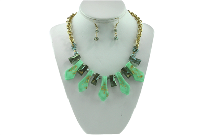 GREEN BEADED CHARM NECKLACE