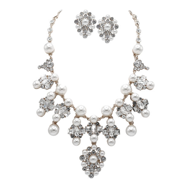 Gorgeous Sparkling Diamond Crystals & Cream-Colored Pearls Silver-Toned Crystal Cable Chain Lobster Clasp Necklace Set