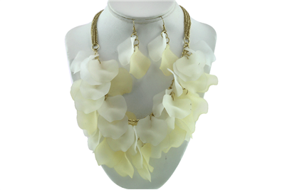 SOFT YELLOW ACRYLLIC PEDALS NECKLACE SET