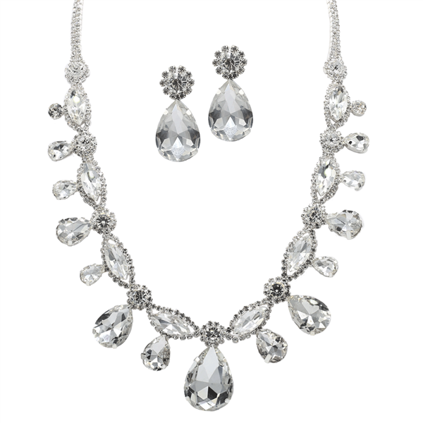 Gorgeous Sparkling Diamond Crystals & Stones Silver-Toned Crystal Chain Lobster Clasp Necklace Set