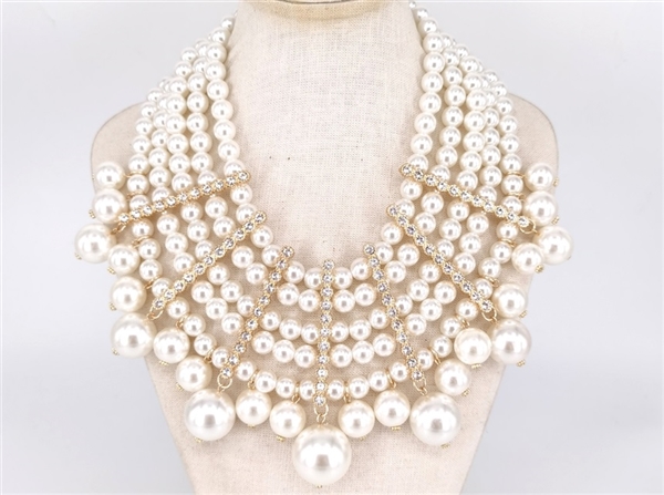 Fashion Sparkling Diamond Crystal Layered Pearl Gold Toned Necklace