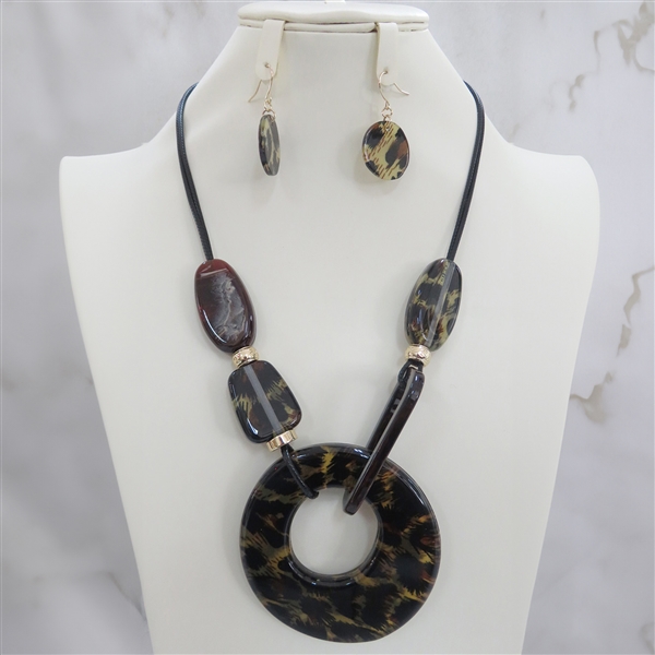 Fashion Leopard Print Acrylic Charms Rope Necklace Set