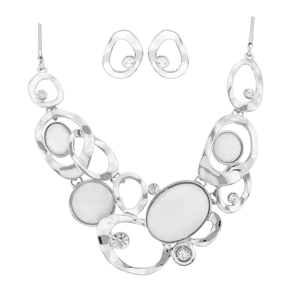 Splendid Elegant Fashion Upscale White Iridescent Stones Crystal Stud Earrings Silver Necklace Set