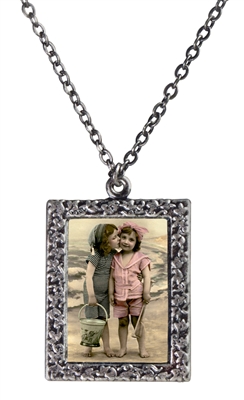 Friends at the Beach Frame Necklace