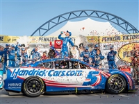 **PREORDER** 2024 Kyle Larson #5 Hendrickcars.com Las Vegas Race Win 1/24 HO