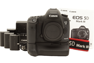 Canon EOS 5D Mark III Digital Camera Body & BG-E11 Grip (6,405 Shots) #51539