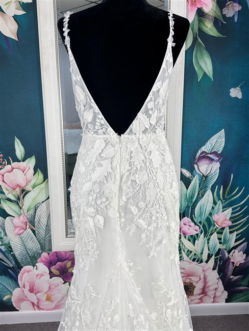 DAPHNIE| Lace Sheath Gown with Low back and Spaghetti Straps