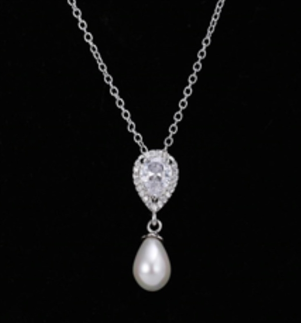 Luxury Pear and Teardrop Pearl Necklace CZ Pendant