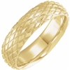 This 14k men's wedding band features a geometric pattern and is 6 mm wide.