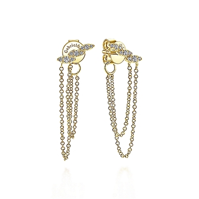 These 14k yellow gold diamond chain stud earrings feature 0.13 carats of shimmer.