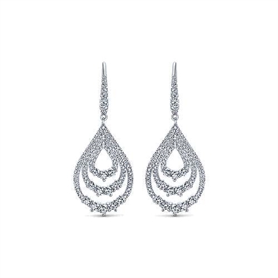 This 18k white gold diamond drop earring pair features 1.49 carats of diamond shine.