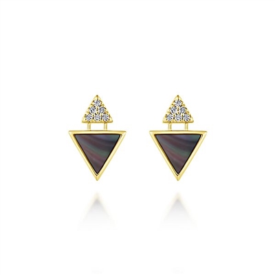 This 14k yellow gold stud earring pair features two complimenting sections.