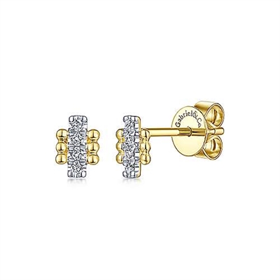 This 14k yellow gold pair of earrings feature a beaded bar in diamonds.