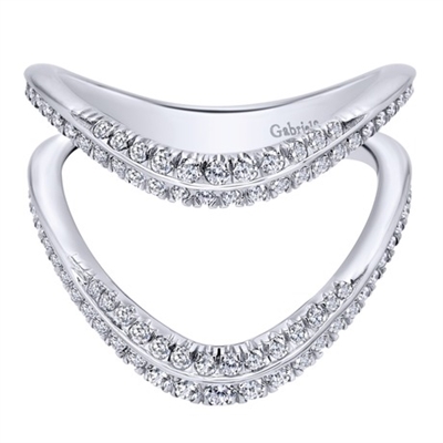 This meticulously crafted 14k white gold diamond curve ring shines with round brilliant diamonds and comforts with 14k white gold.