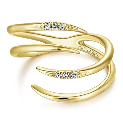 This 14k yellow gold diamond fashion ring features round brilliant diamonds.