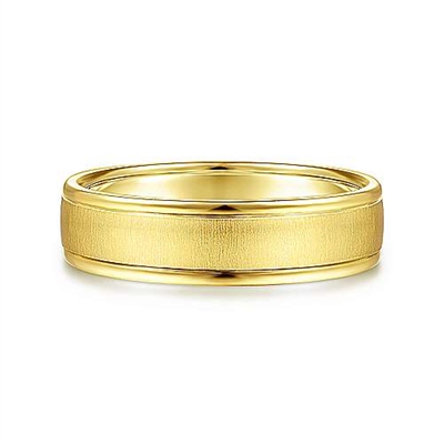 This 14k yellow gold men's wedding band is 6 mm wide with a sandblasted center section.