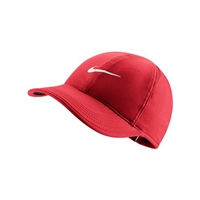 Nike Womenâ€™s Feather Light Hat  679424-657