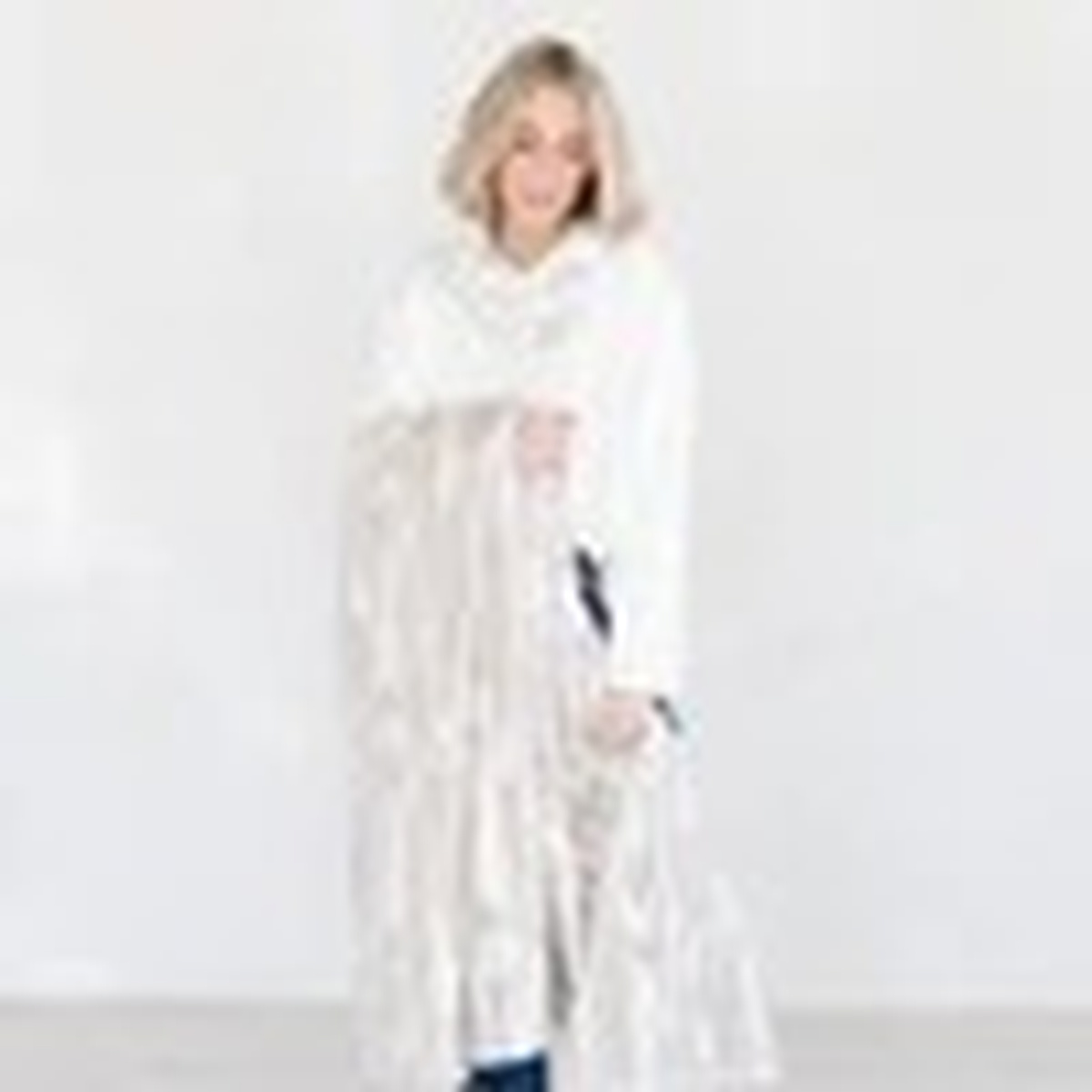 Grand Faux Fur Robe