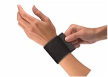 Mueller Elastic Wrist Support With Loop